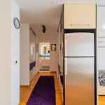 Flexible Selfcheckins 79 - Zagreb - Garage - New